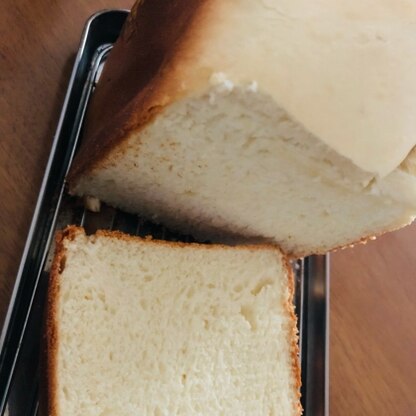 しっとりふわふわ　パンが食べたく薄力粉しかありませんでしたが　薄力粉だけで作れるレシピ助かりました^ ^美味しかったです♪